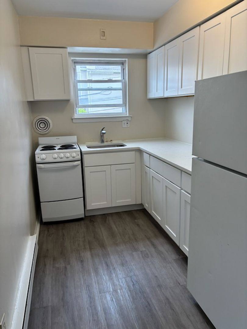 Apartment for rent at 245 Grand Ave, Palisades Park, NJ 07650