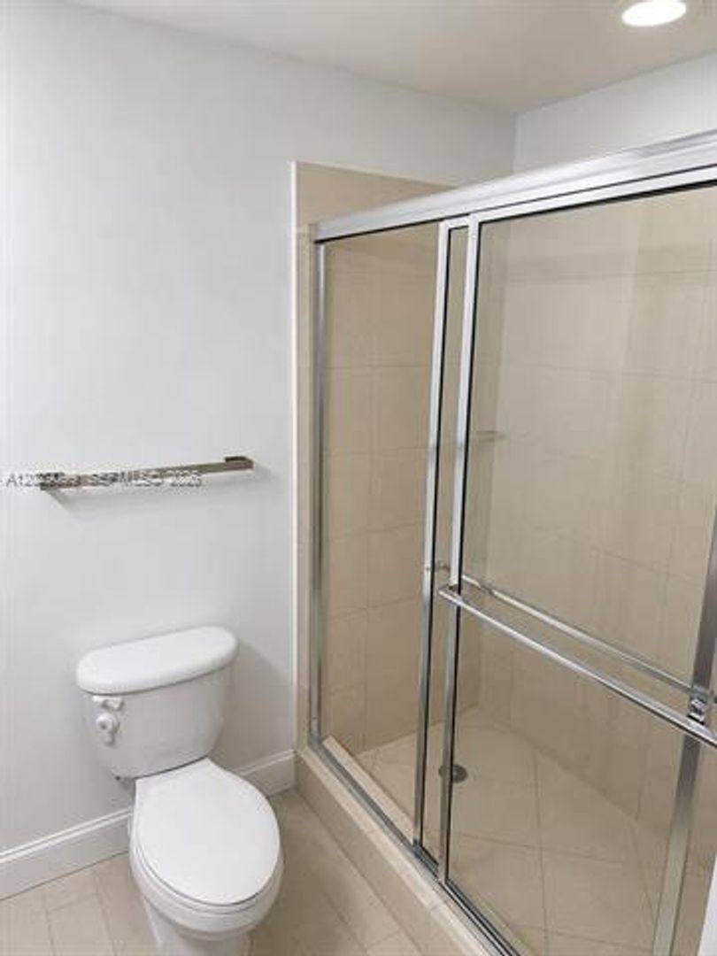 Apartment for rent at 1111 SW 1st Ave, Miami, FL 33130