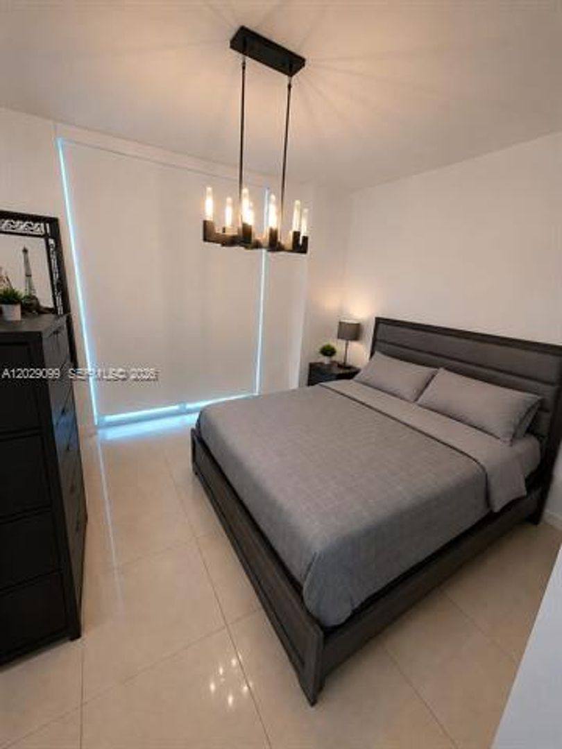 Apartment for rent at 1111 SW 1st Ave, Miami, FL 33130