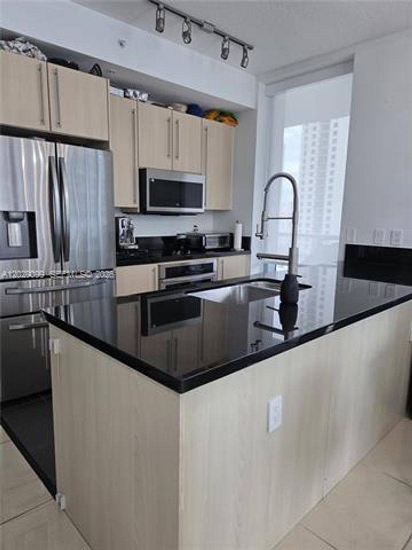 Apartment for rent at 1111 SW 1st Ave, Miami, FL 33130
