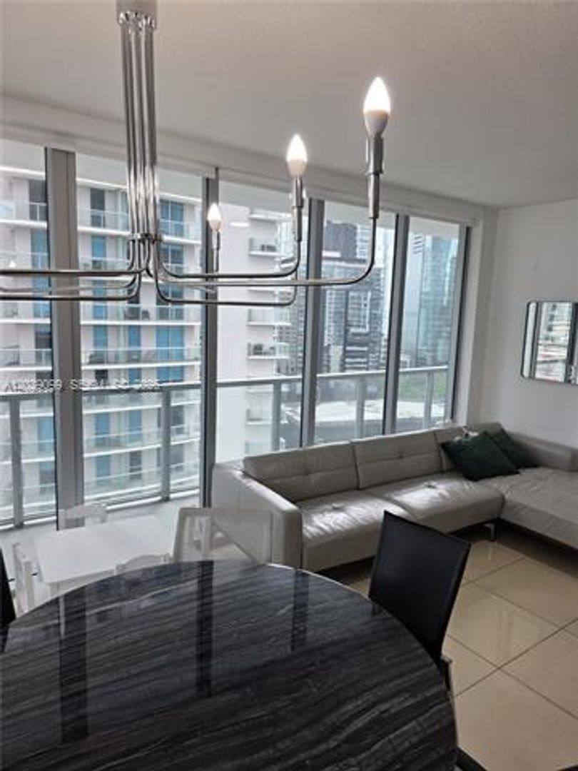 Apartment for rent at 1111 SW 1st Ave, Miami, FL 33130