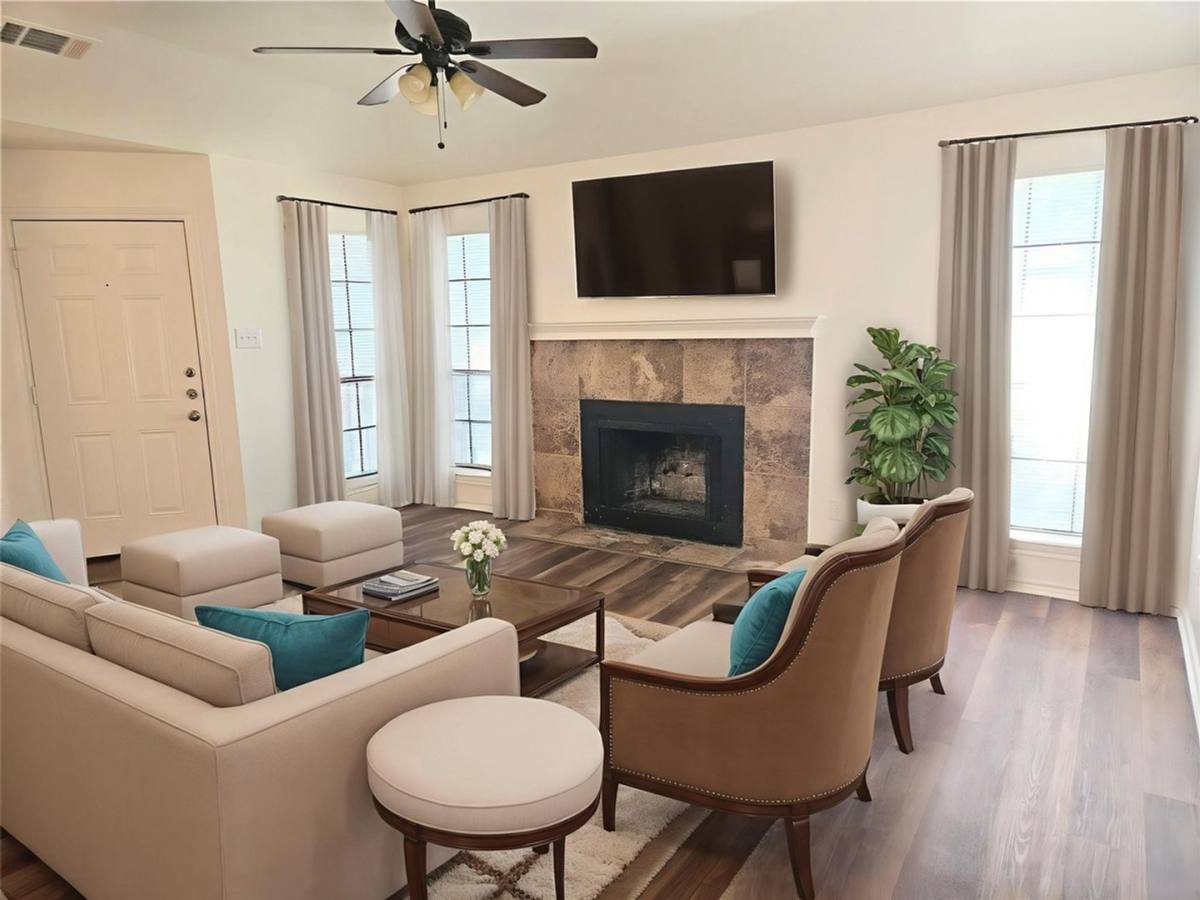 Apartment for rent at 508 E Denton Dr, Euless, TX 76039