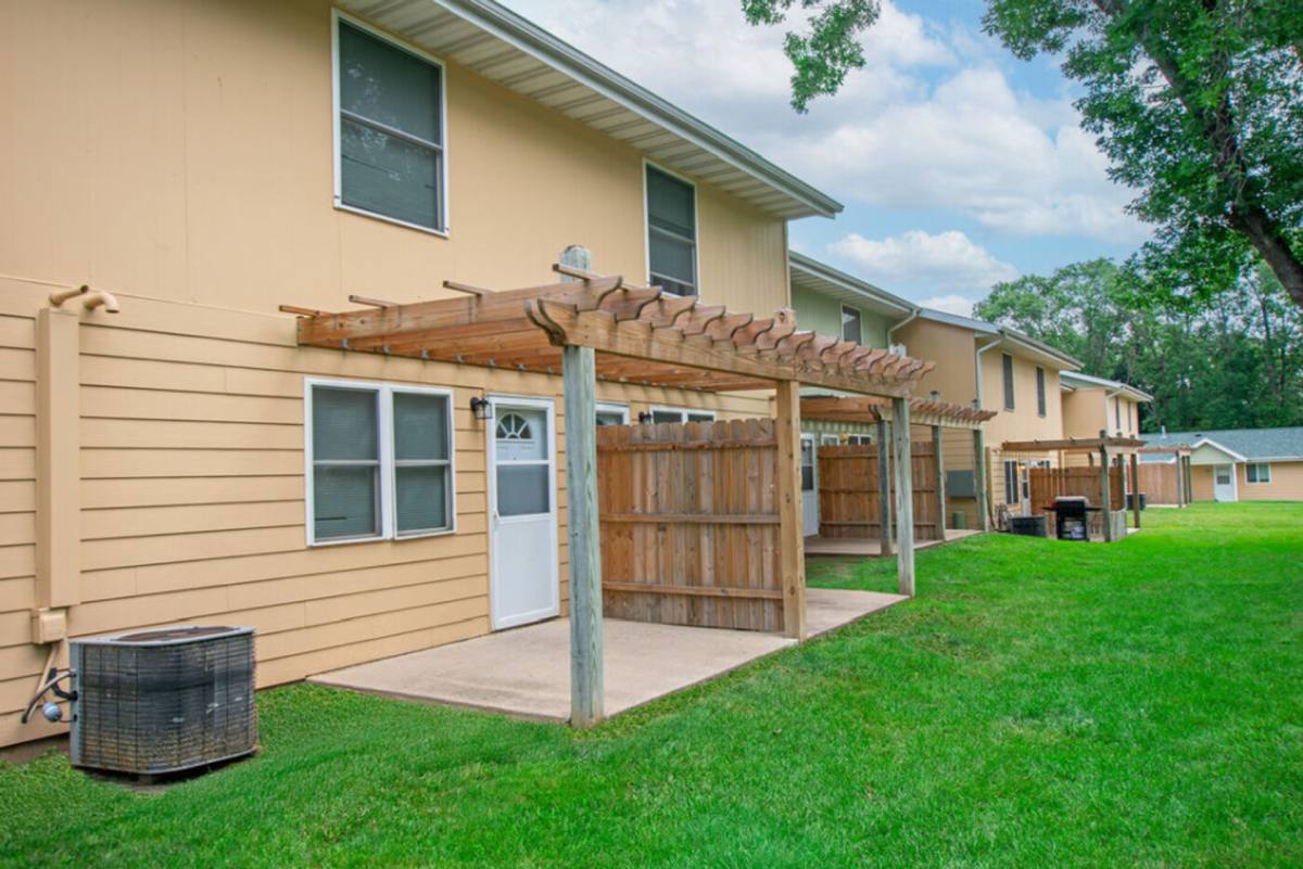 Apartment for rent at 400 W 4th St, Sioux City, IA 51103