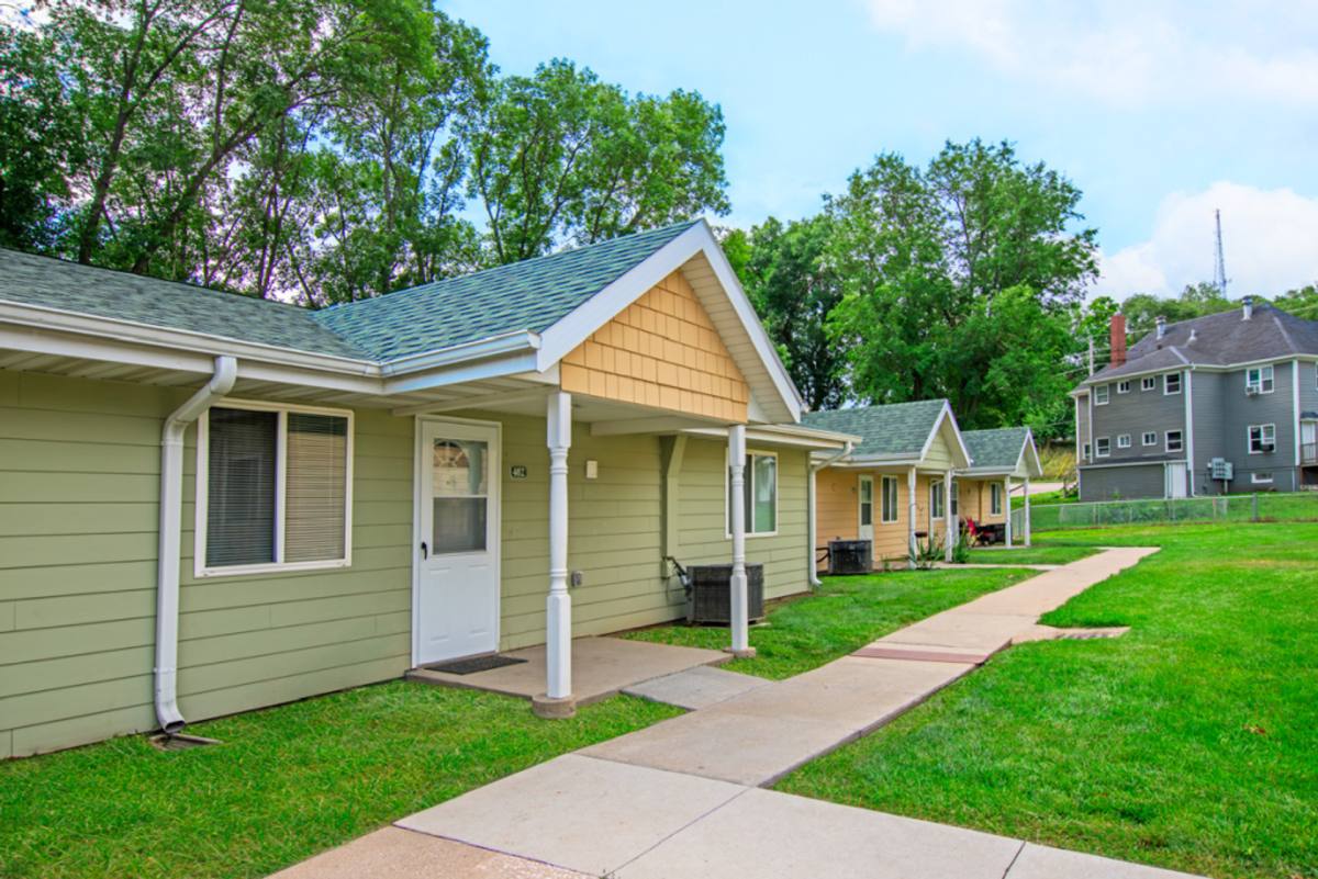 Apartment for rent at 400 W 4th St, Sioux City, IA 51103