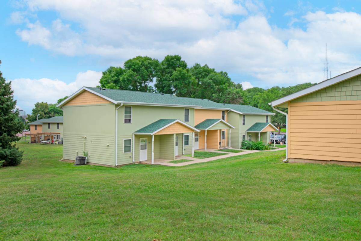 Apartment for rent at 400 W 4th St, Sioux City, IA 51103