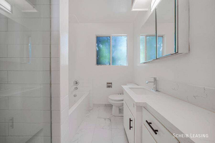 Apartment for rent at 426 S Rexford Dr, Beverly Hills, CA 90212
