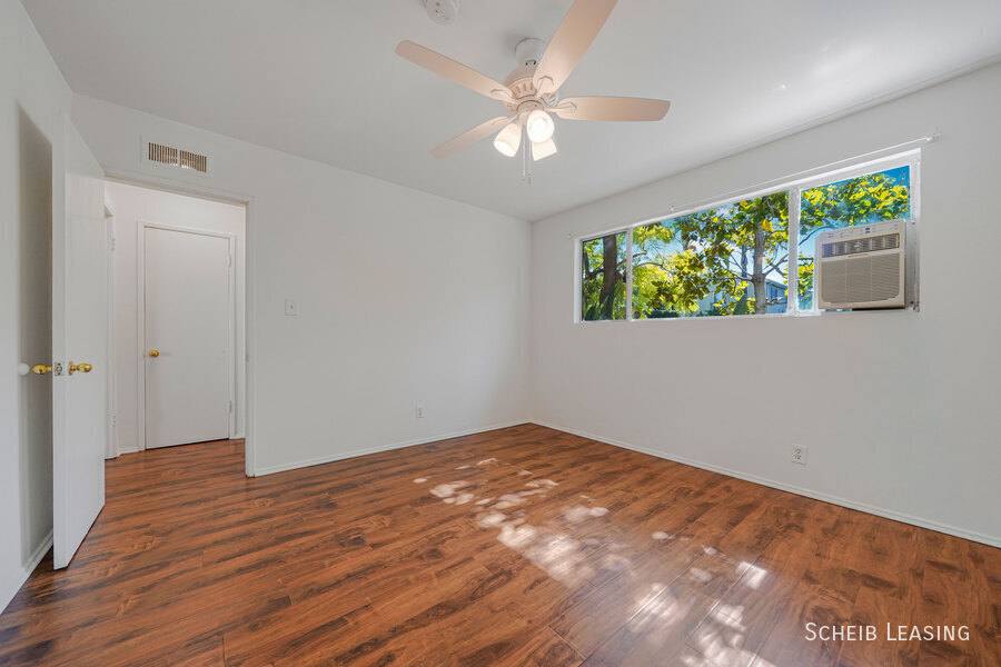 Apartment for rent at 426 S Rexford Dr, Beverly Hills, CA 90212
