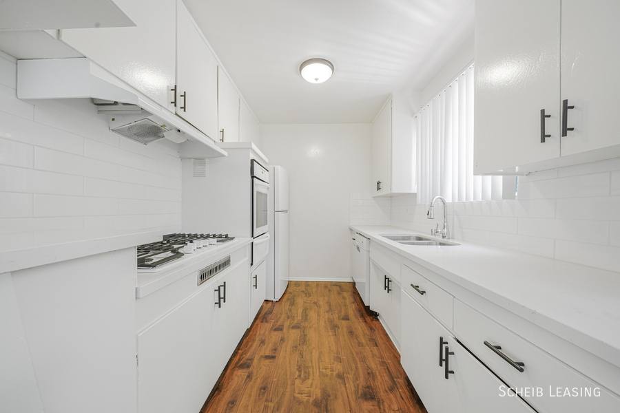 Apartment for rent at 426 S Rexford Dr, Beverly Hills, CA 90212