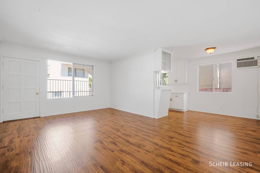 Apartment for rent at 426 S Rexford Dr, Beverly Hills, CA 90212