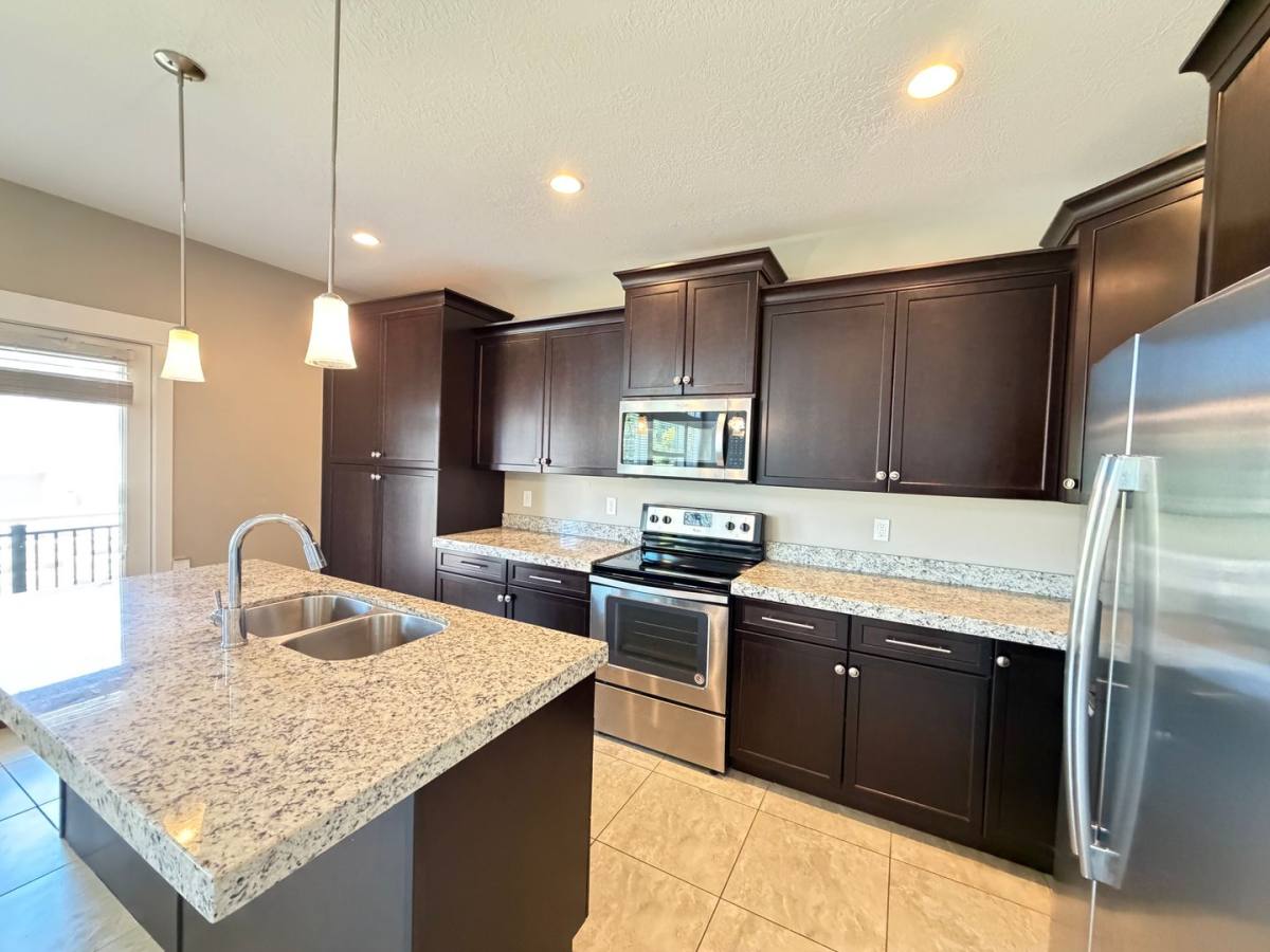 Townhouse for rent at 1334 W Wallburg Dr, Salt Lake City, UT 84123