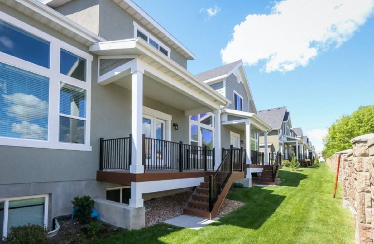 Townhouse for rent at 1334 W Wallburg Dr, Salt Lake City, UT 84123