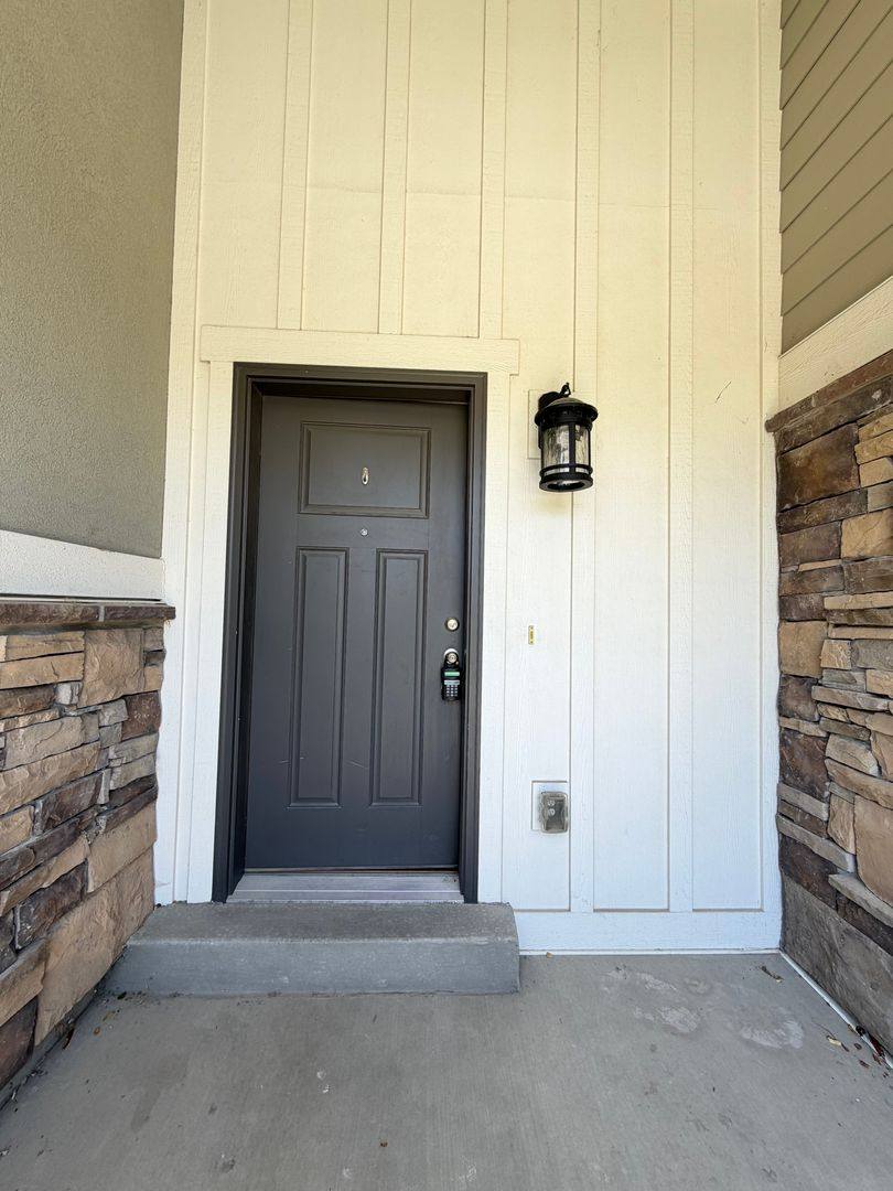 Townhouse for rent at 1334 W Wallburg Dr, Salt Lake City, UT 84123