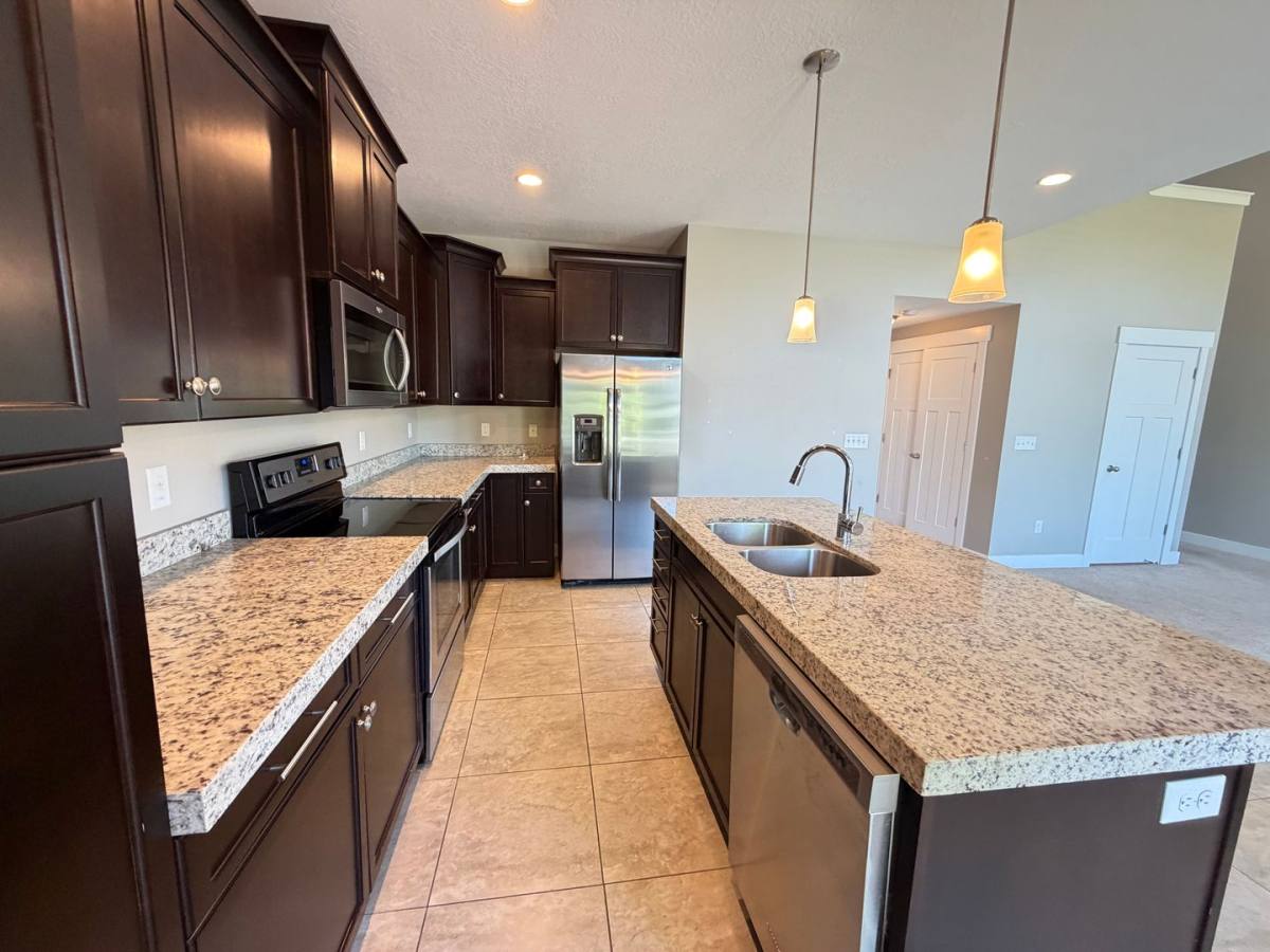 Townhouse for rent at 1334 W Wallburg Dr, Salt Lake City, UT 84123