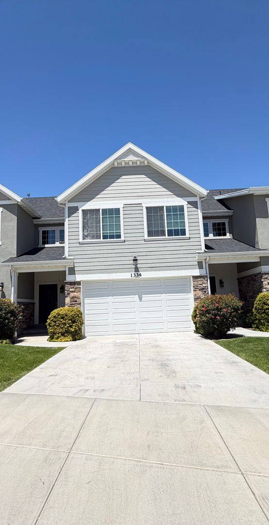 Townhouse for rent at 1334 W Wallburg Dr, Salt Lake City, UT 84123