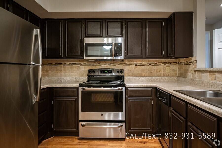 Apartment for rent at 2643 W Alabama St #INV3, Houston, TX 77098