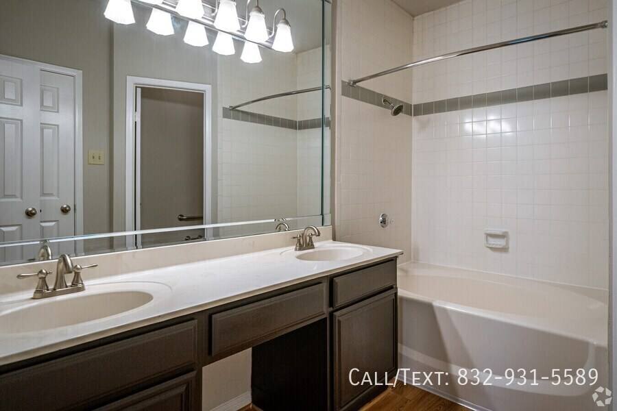 Apartment for rent at 2643 W Alabama St #INV3, Houston, TX 77098