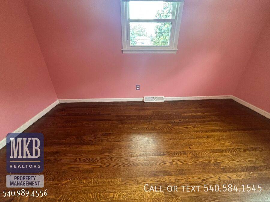 House for rent at 3219 Forest Park Blvd, Roanoke, VA 24017
