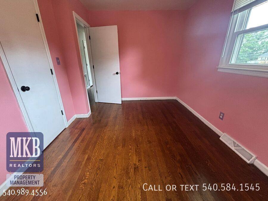 House for rent at 3219 Forest Park Blvd, Roanoke, VA 24017