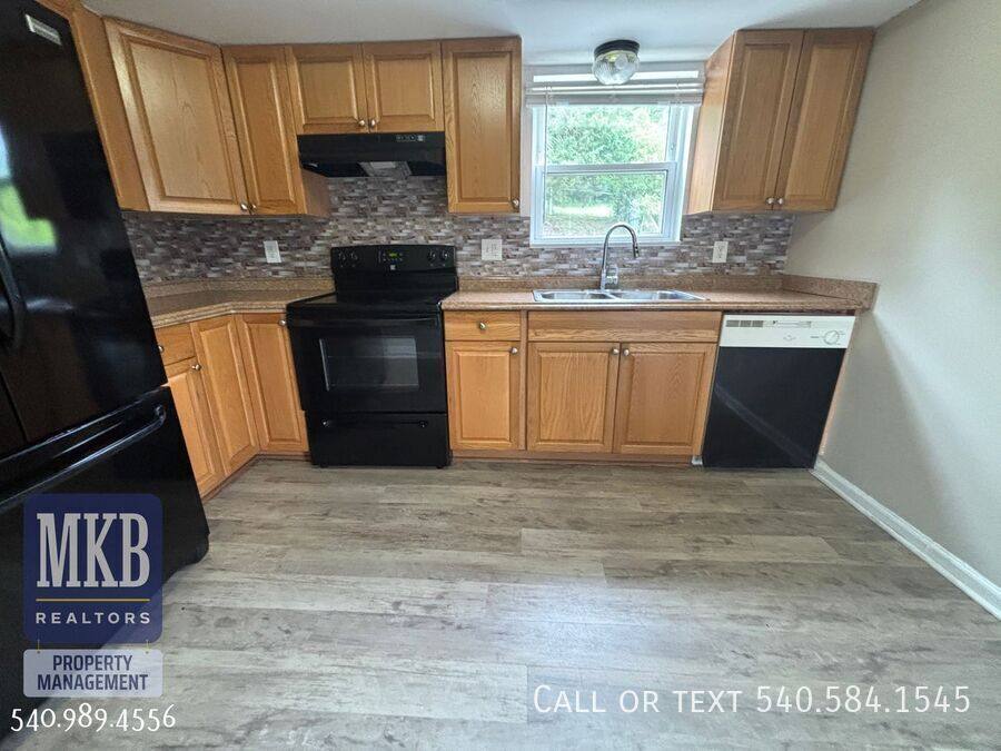 House for rent at 3219 Forest Park Blvd, Roanoke, VA 24017