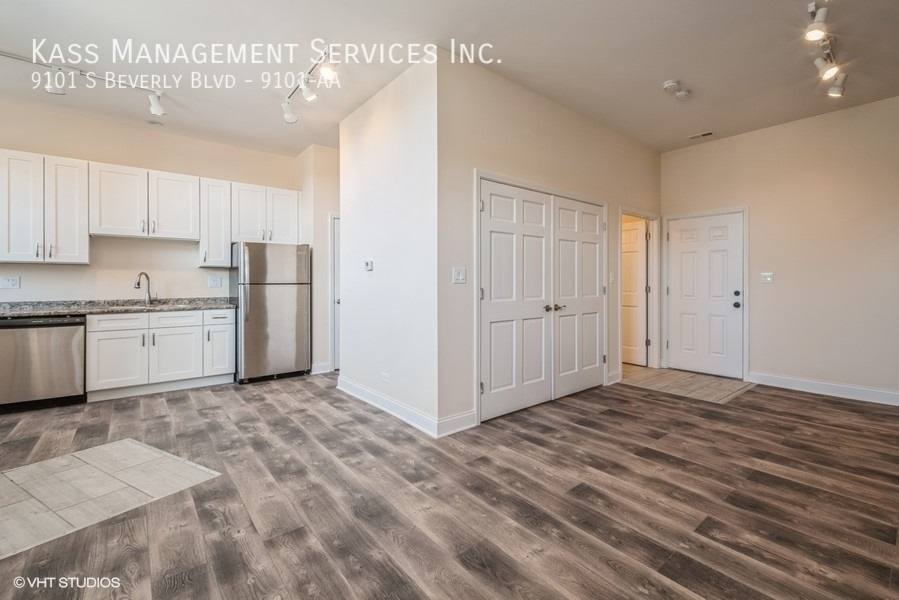 Apartment for rent at 9101 S Beverly Blvd #AA, Chicago, IL 60620