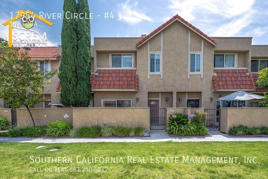 Townhouse for rent at 17954 River Circle #4, Canyon Country, CA 91387