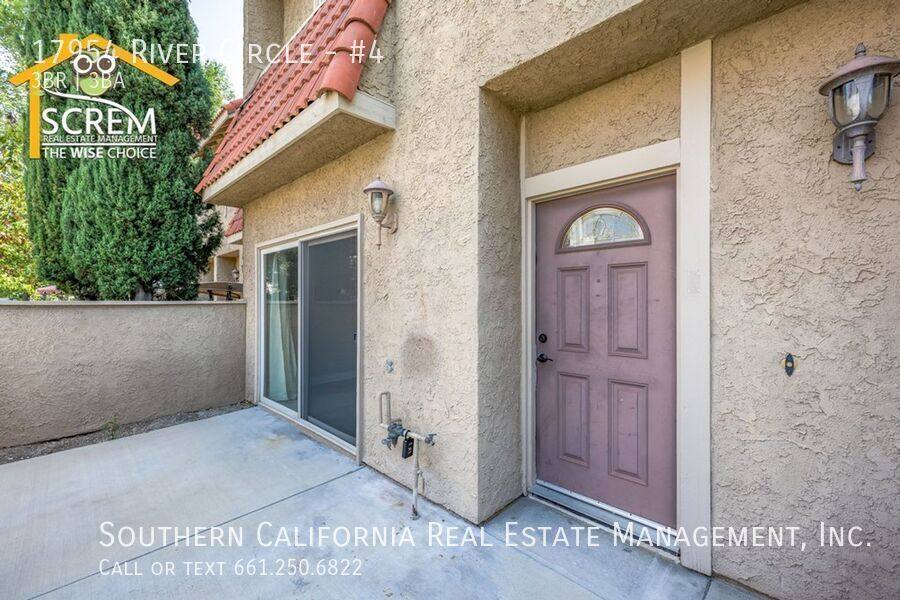 Townhouse for rent at 17954 River Circle #4, Canyon Country, CA 91387