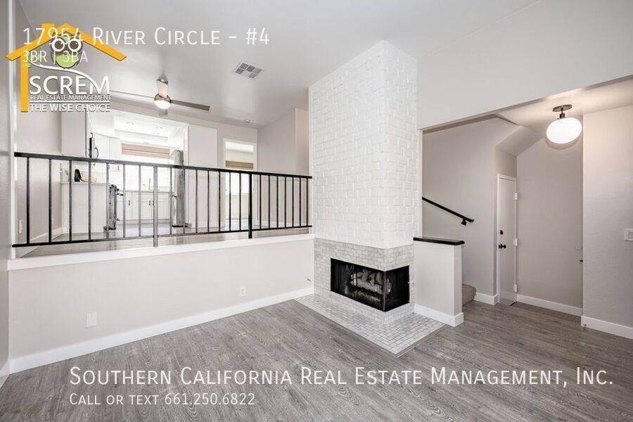 Townhouse for rent at 17954 River Circle #4, Canyon Country, CA 91387