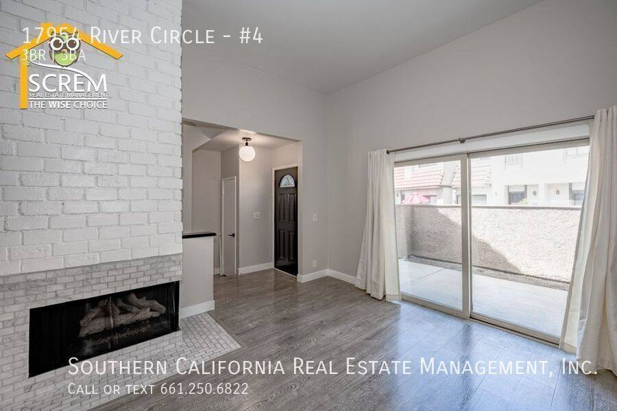 Townhouse for rent at 17954 River Circle #4, Canyon Country, CA 91387