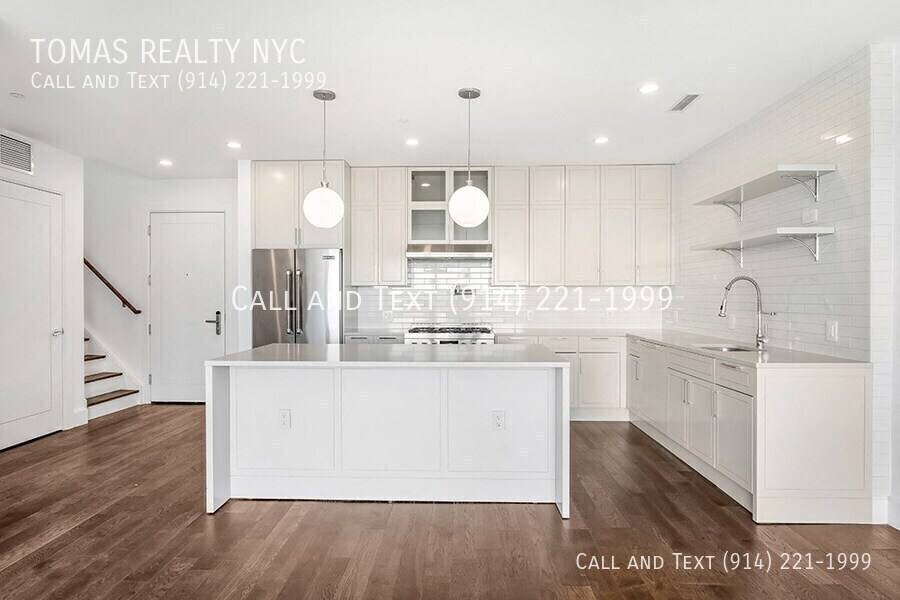 Apartment for rent at 372 9th St, Jersey City, NJ 07302