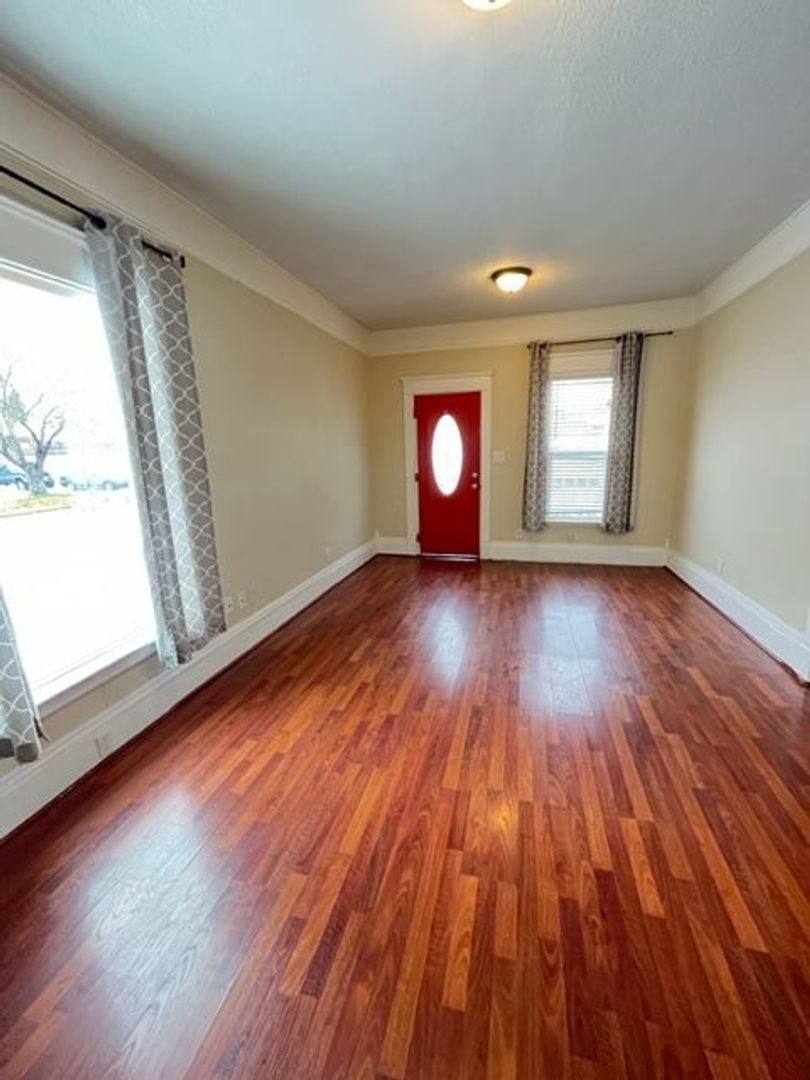 House for rent at 2211 Walnut St, Everett, WA 98201