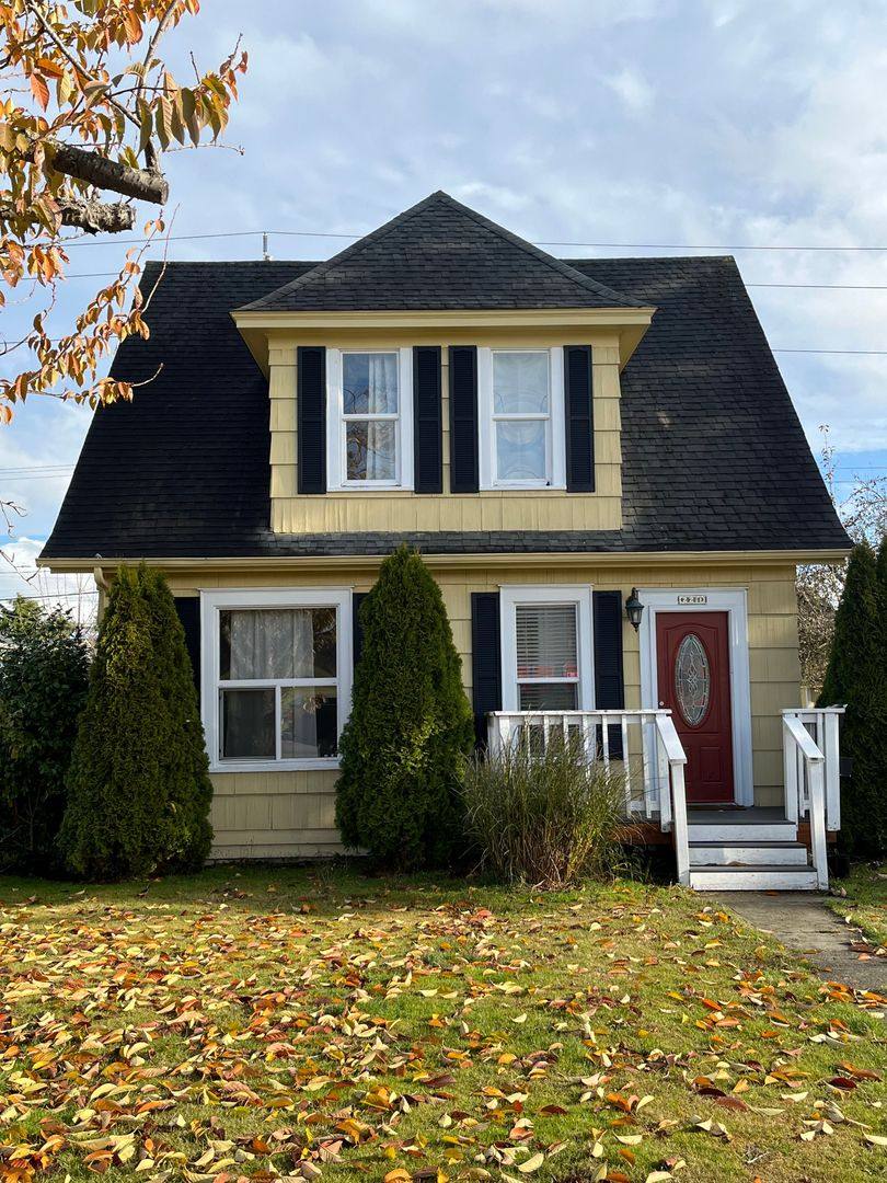 House for rent at 2211 Walnut St, Everett, WA 98201