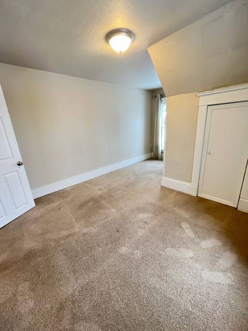 House for rent at 2211 Walnut St, Everett, WA 98201