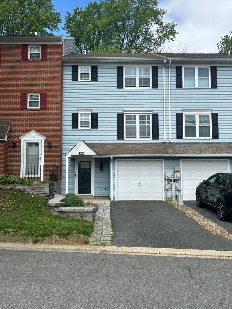Townhouse for rent at 5059 E Woodmill Dr, Wilmington, DE 19808