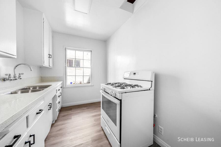 Apartment for rent at 145 S Roxbury Dr #1, Beverly Hills, CA 90212