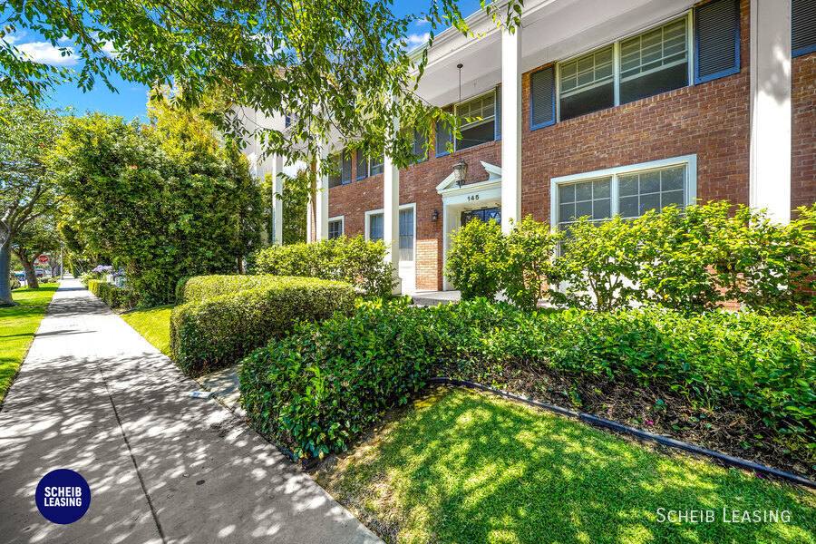 Apartment for rent at 145 S Roxbury Dr #1, Beverly Hills, CA 90212