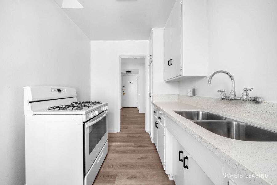 Apartment for rent at 145 S Roxbury Dr #1, Beverly Hills, CA 90212
