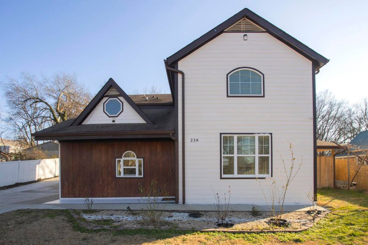 Apartment for rent at 239 E Bledsoe St, Gallatin, TN 37066