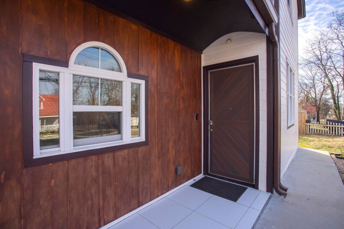 Apartment for rent at 239 E Bledsoe St, Gallatin, TN 37066