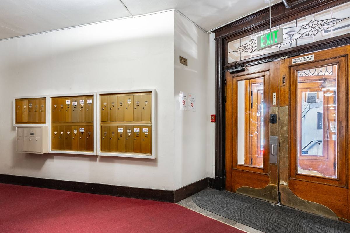Apartment for rent at 1625 E Madison St, Seattle, WA 98122