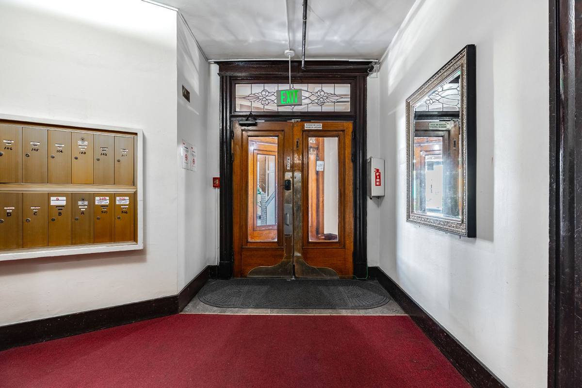 Apartment for rent at 1625 E Madison St, Seattle, WA 98122