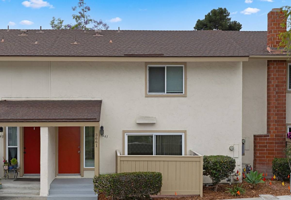 Townhouse for rent at 3661 Harvard Dr, Oceanside, CA 92056