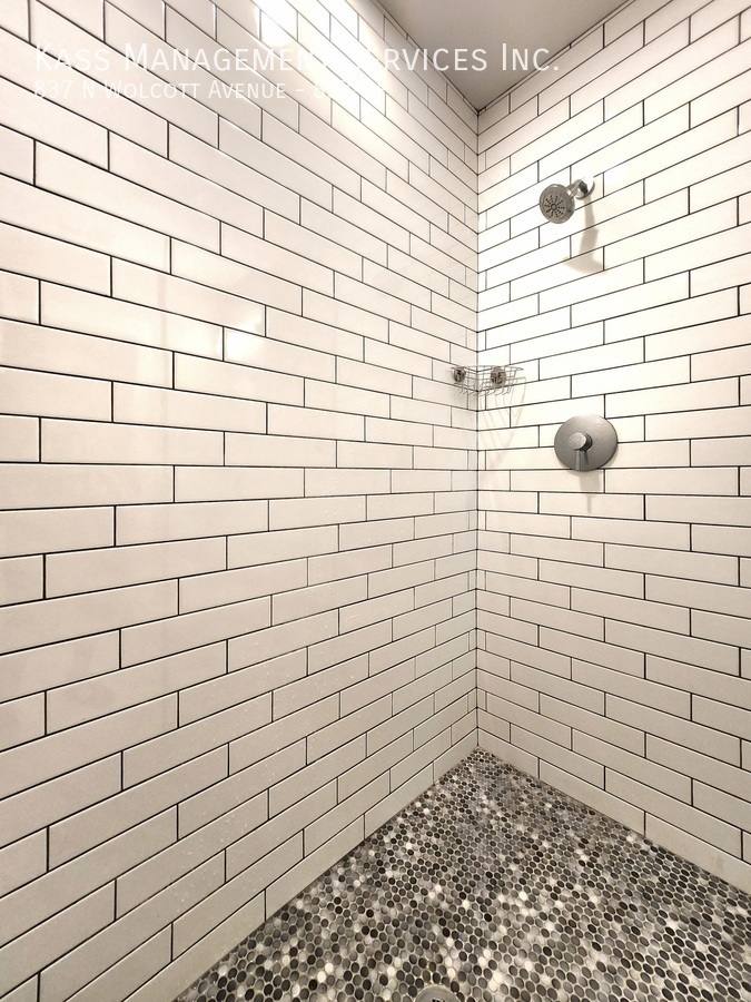 Condo for rent at 837 N Wolcott Ave #2F, Chicago, IL 60622