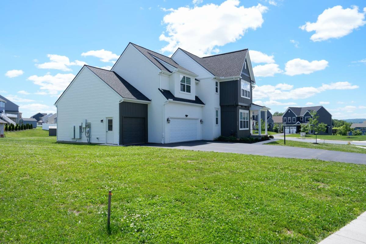 House for rent at 245 Hollyhock Dr, Manchester, PA 17345