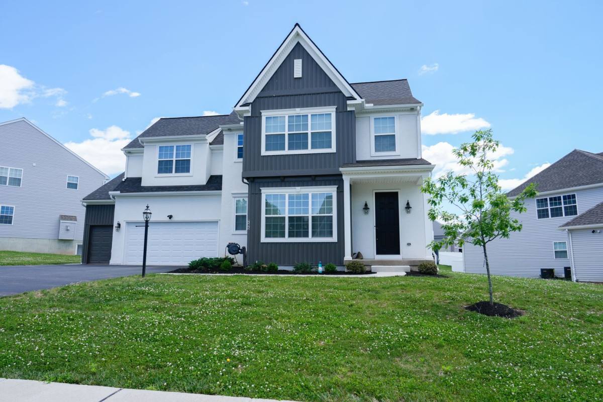House for rent at 245 Hollyhock Dr, Manchester, PA 17345