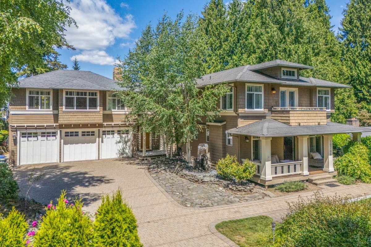 House for rent at 10706 NE 24th St, Bellevue, WA 98004