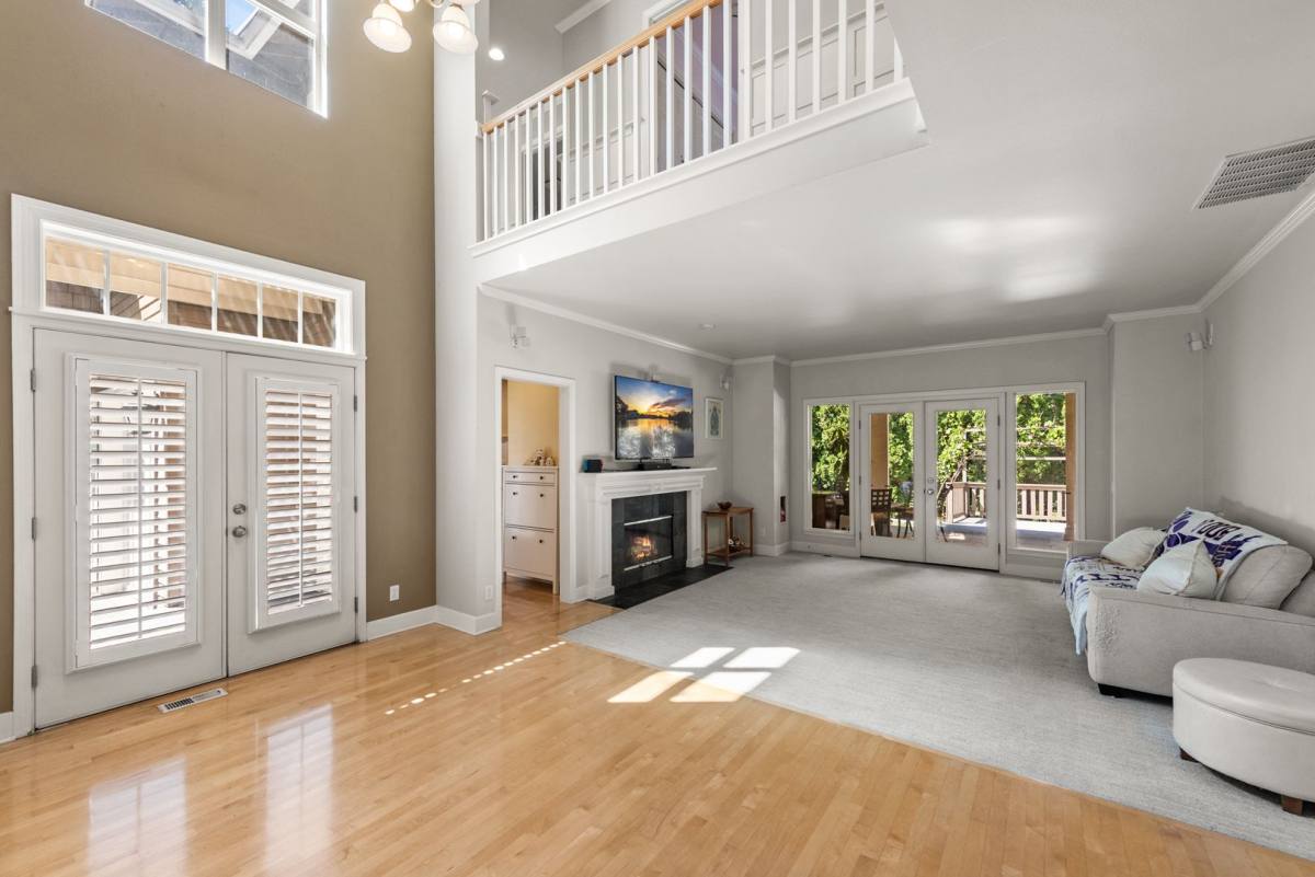 House for rent at 10706 NE 24th St, Bellevue, WA 98004