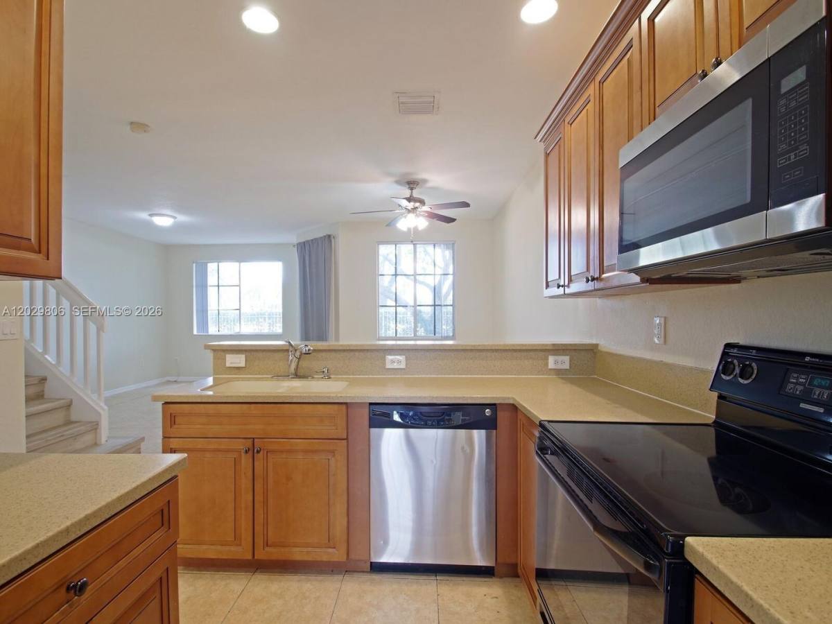 Townhouse for rent at 1904 SW 60th Ave, Pompano Beach, FL 33068