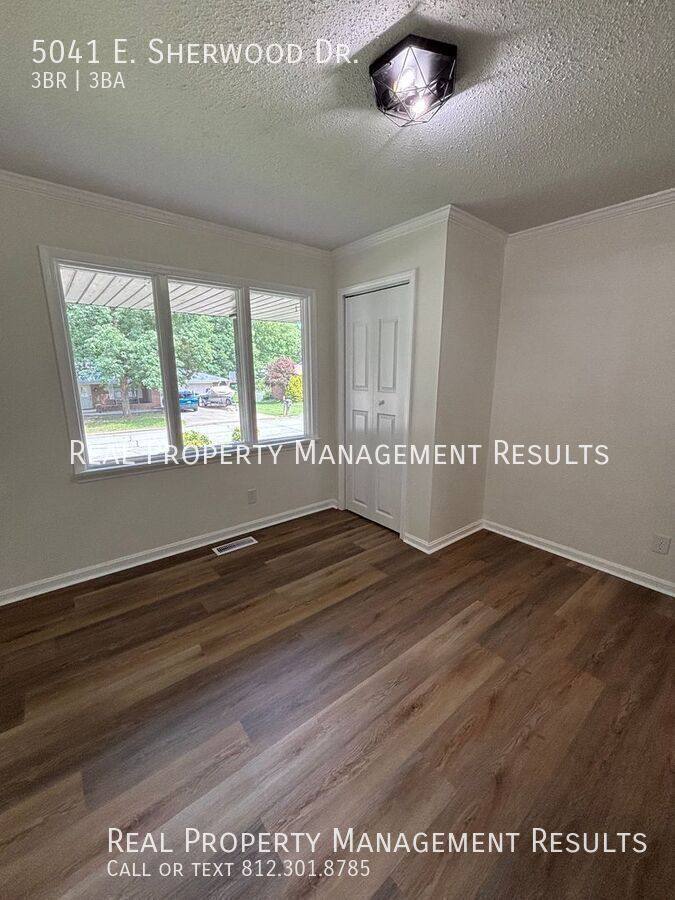 House for rent at 5041 E Sherwood Dr, Newburgh, IN 47630