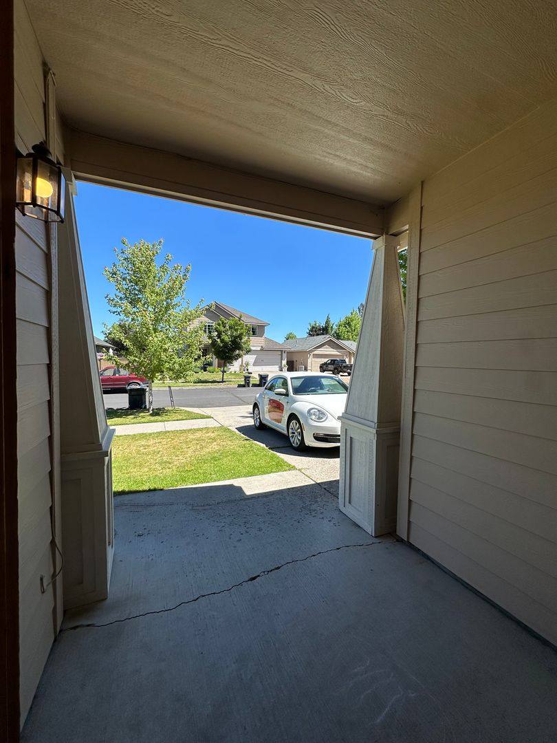 House for rent at 20565 Basket Flower Place, Bend, OR 97702