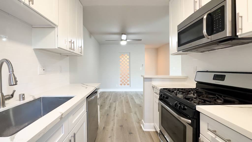Apartment for rent at 2233 S Ridgeley Dr #106, Los Angeles, CA 90016